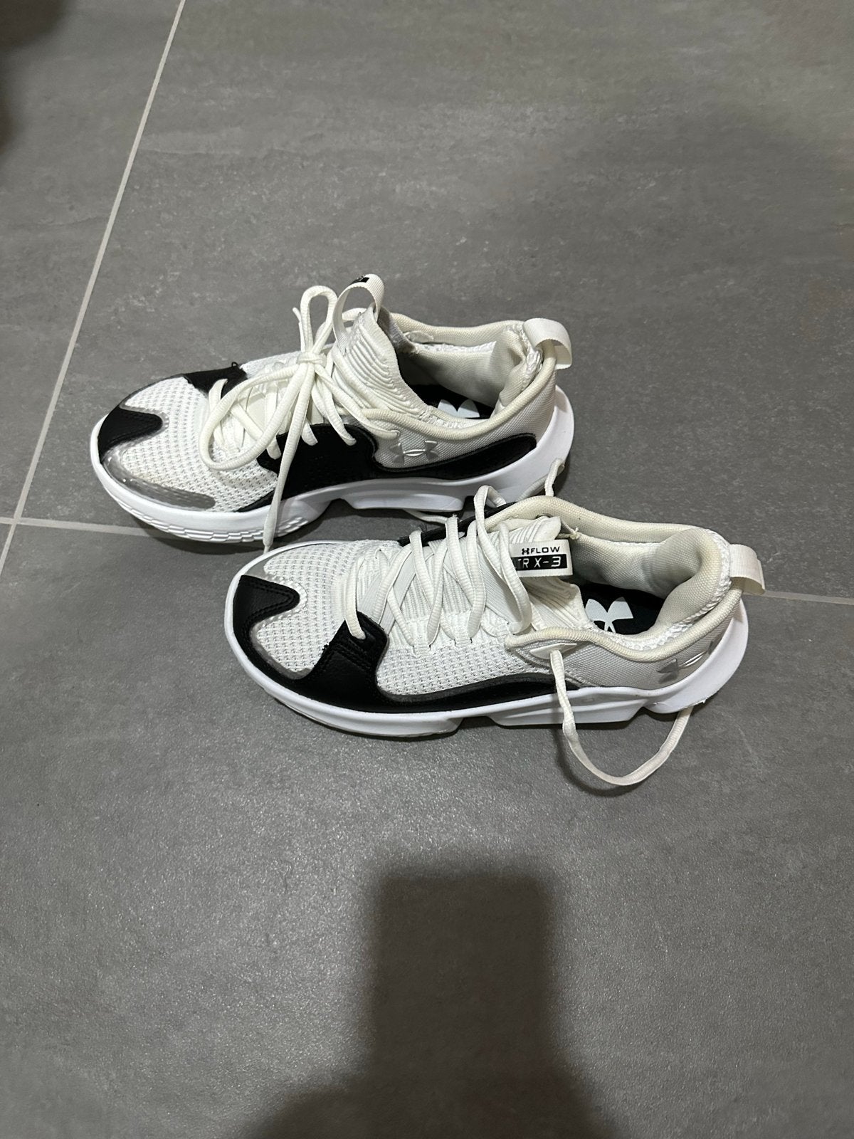 Witte Under Armour sportschoenen - Maat 38,5, Ophalen of Verzenden, Zo goed als nieuw, Wit, Sportschoenen