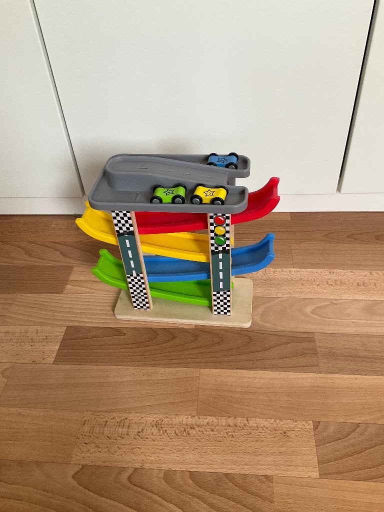 Te koop: Kinder parkeergarage  glijbaan met drie autootjes, Ophalen of Verzenden, Gebruikt, Jongen of Meisje