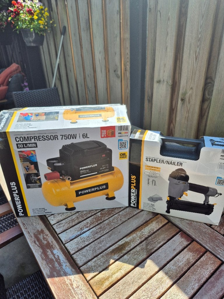 Compressor powerplus + stapler, Ophalen, Nieuw, Minder dan 200 liter/min, Olievrij