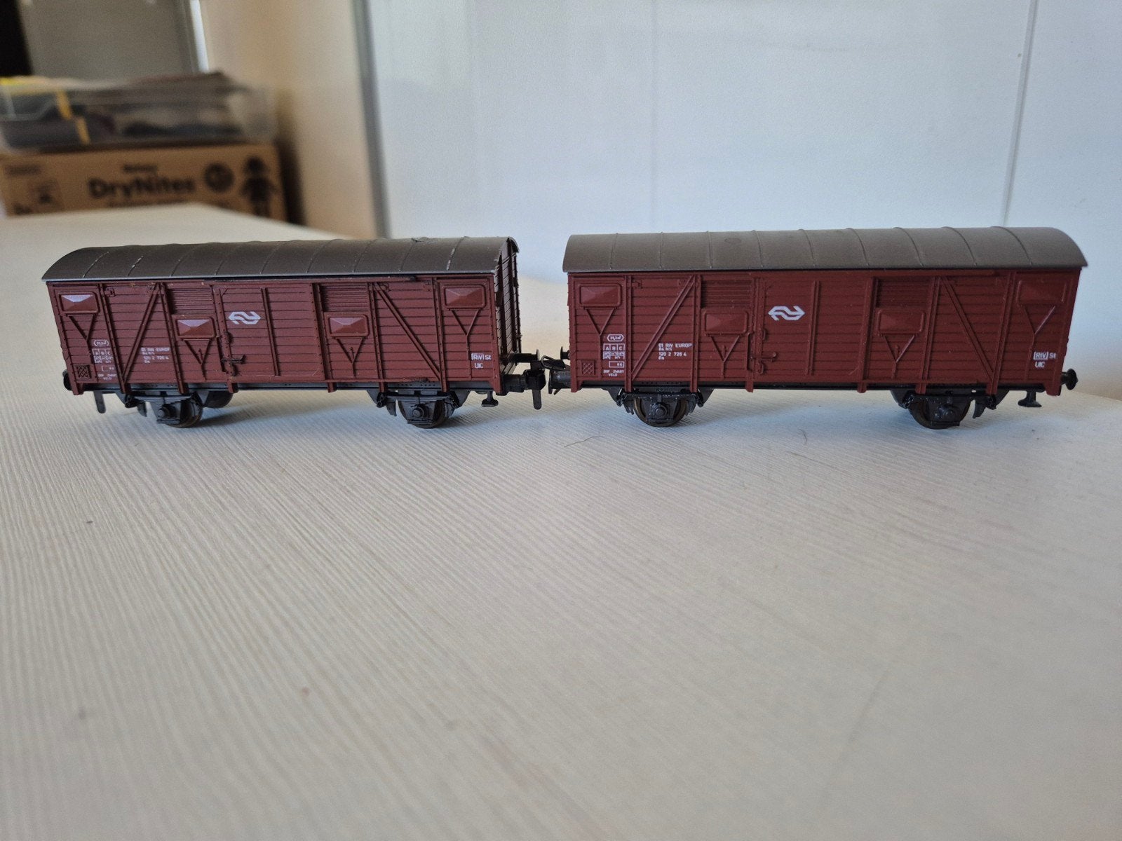 3 Roco H0 NS gesloten goederenwagons 4315B, Gebruikt, Gelijkstroom, Wagon, Ophalen of Verzenden