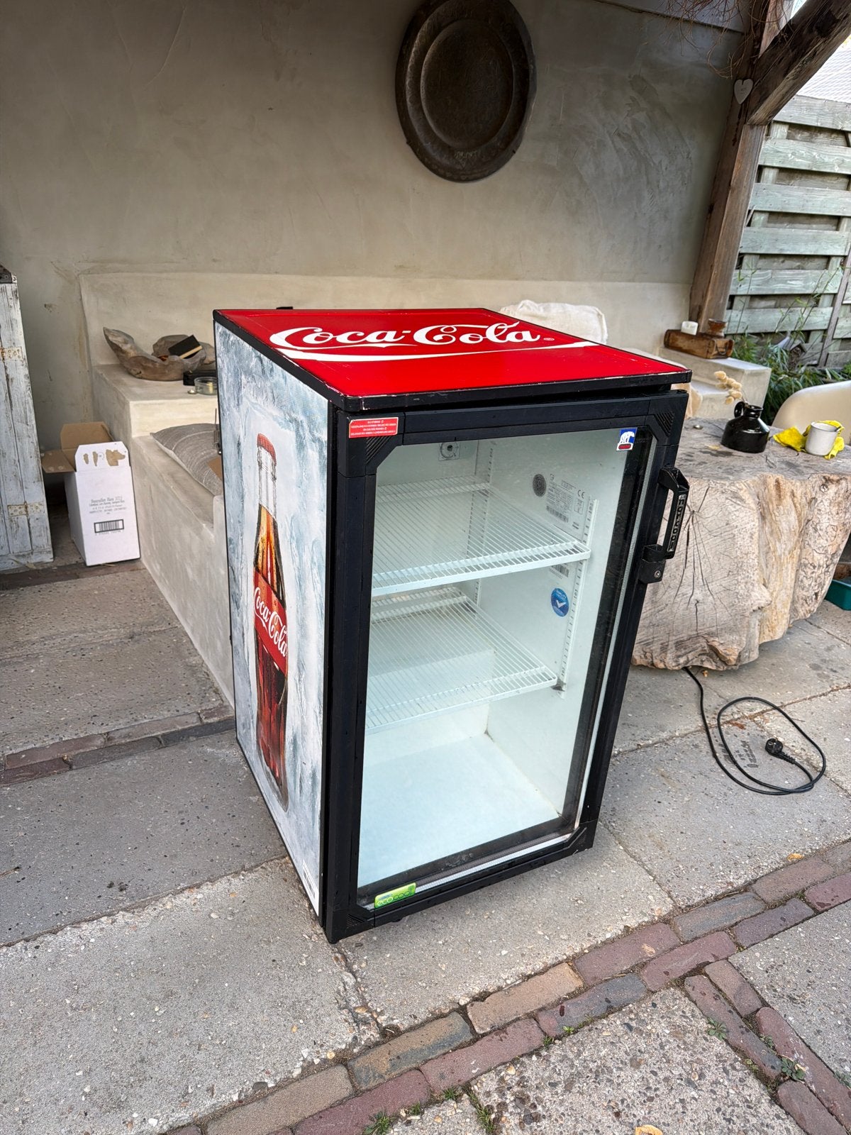 Coca-Cola Koelkast - Compact en Ruim voor 5 Kratten Bier, 150 tot 200 liter, 45 tot 60 cm, Ophalen, 85 tot 120 cm