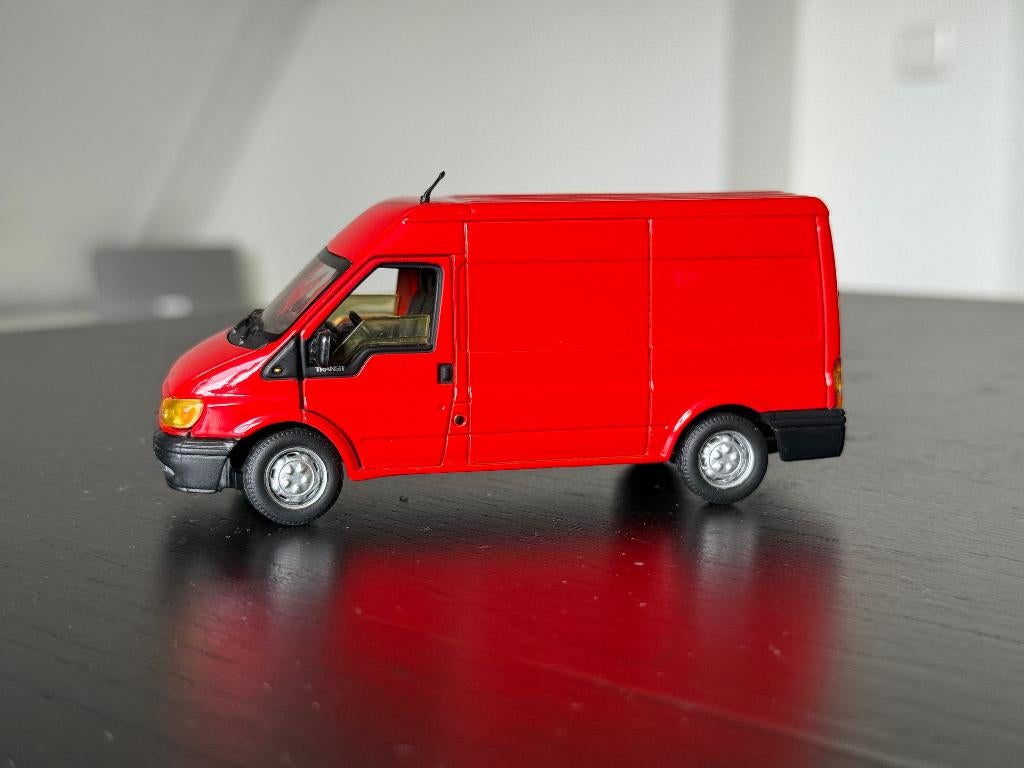FORD Transit bus rood - modelauto, Hobby en Vrije tijd, Modelauto's | 1:43, Ophalen of Verzenden, Auto