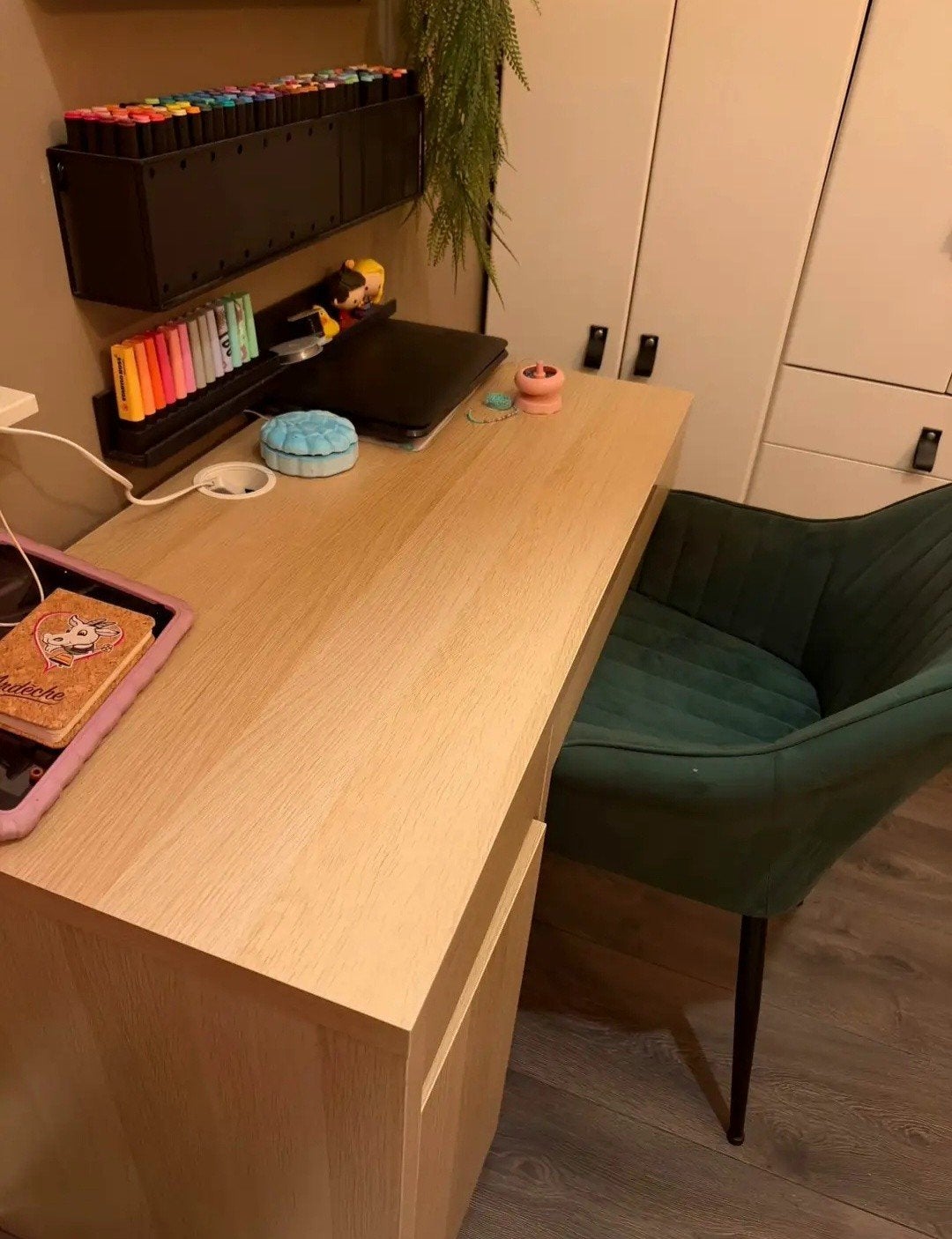 Gratis IKEA MICKE bureau wit/eikenlook - VANDAAG WEG, Huis en Inrichting, Ophalen of Verzenden