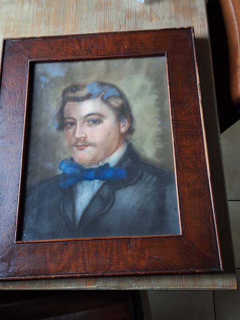 Antiek Portret van Jonge Man met Blauwe Strik - Pastel, Ophalen of Verzenden