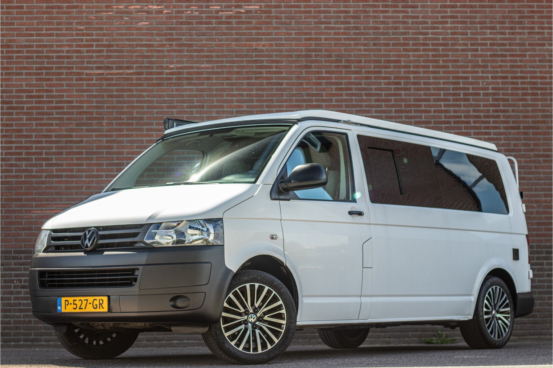 Volkswagen Transporter 2.0 TDI L2 Buscamper, Origineel NL, H, Buscamper of Camperbus, Wolweg 45
3776LN  STROE, NL, Volkswagen