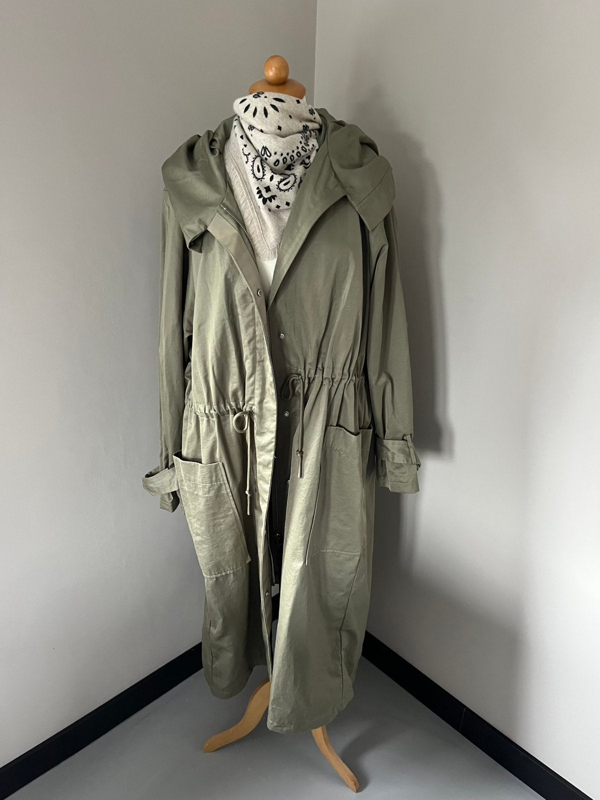 Nieuw! WithBlack parka coat khaki mt L, Ophalen of Verzenden, Nieuw, Maat 42/44 (L), Groen