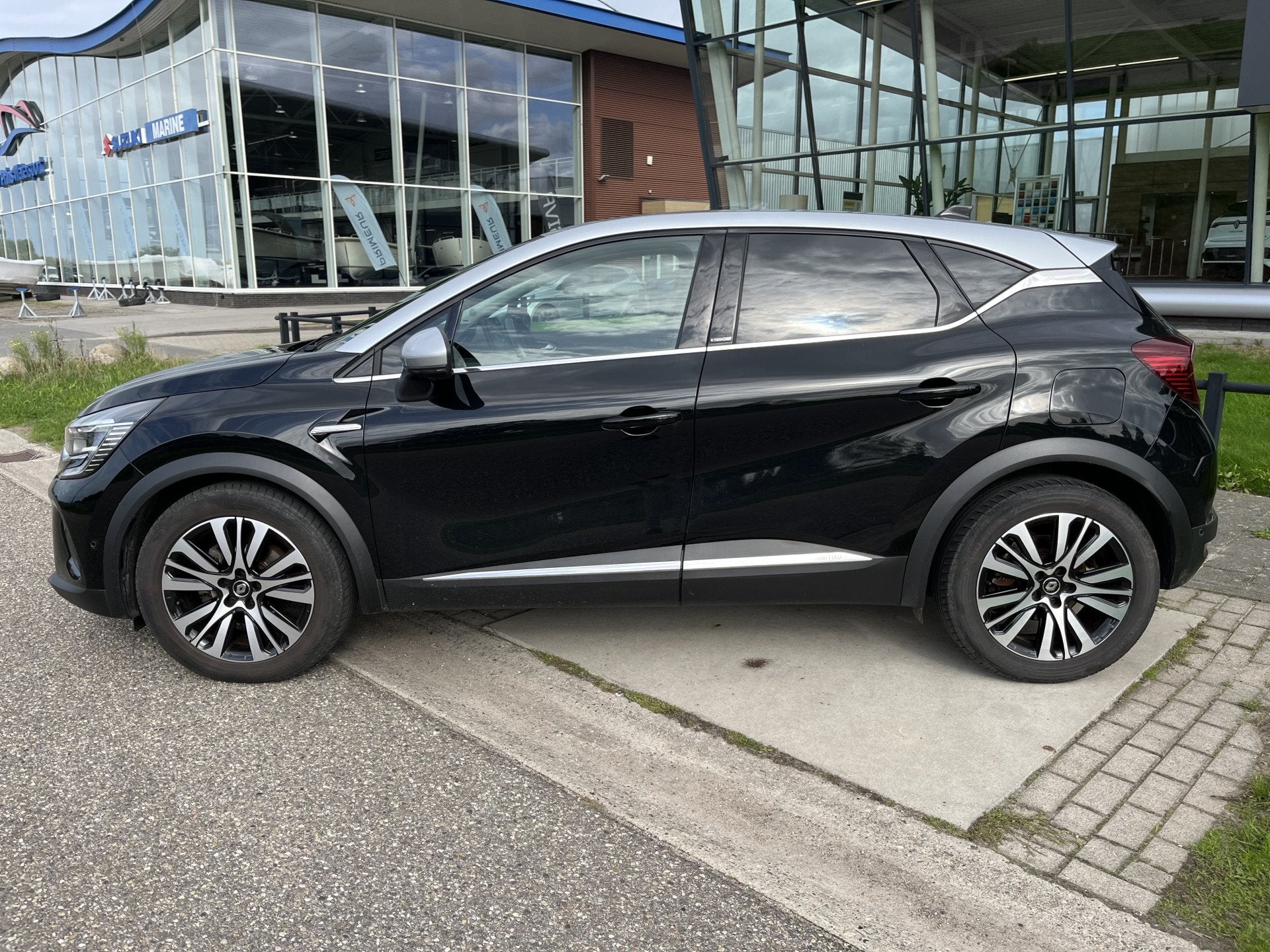 Renault Captur 1.6 E-Tech Plug-in Hybrid 160PK Initiale Pari, Auto's, 12 maanden, 77 km/l, Gebruikt, 4 cilinders