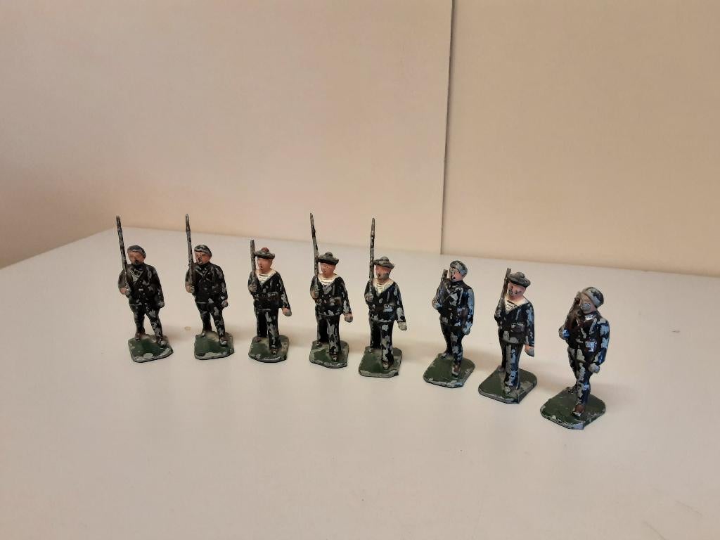 Antiek speelgoed , 8 Matroos / marinierfiguren, Ophalen of Verzenden