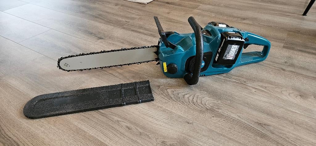 Kettingzaag 2x18V/36V NIEUW!, Doe-het-zelf en Verbouw, Gereedschap | Zaagmachines, Kettingzaag, Nieuw, Ophalen of Verzenden, 30 tot 70 mm