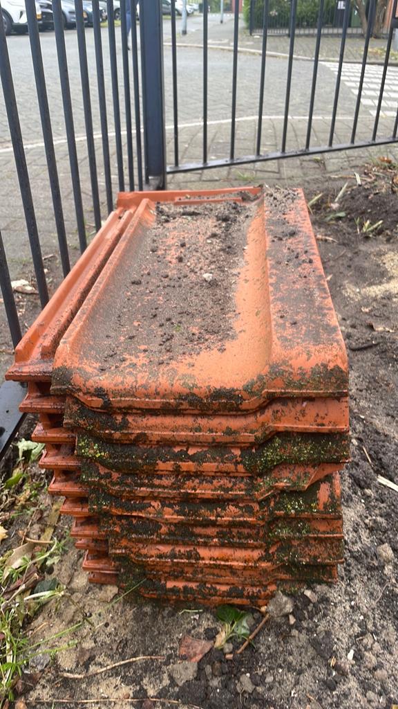 11 gebruikte dakpannen - Nelskamp 303-312, Doe-het-zelf en Verbouw, Dakpannen en Dakbedekking, Ophalen, Gebruikt, Steen of Klei
