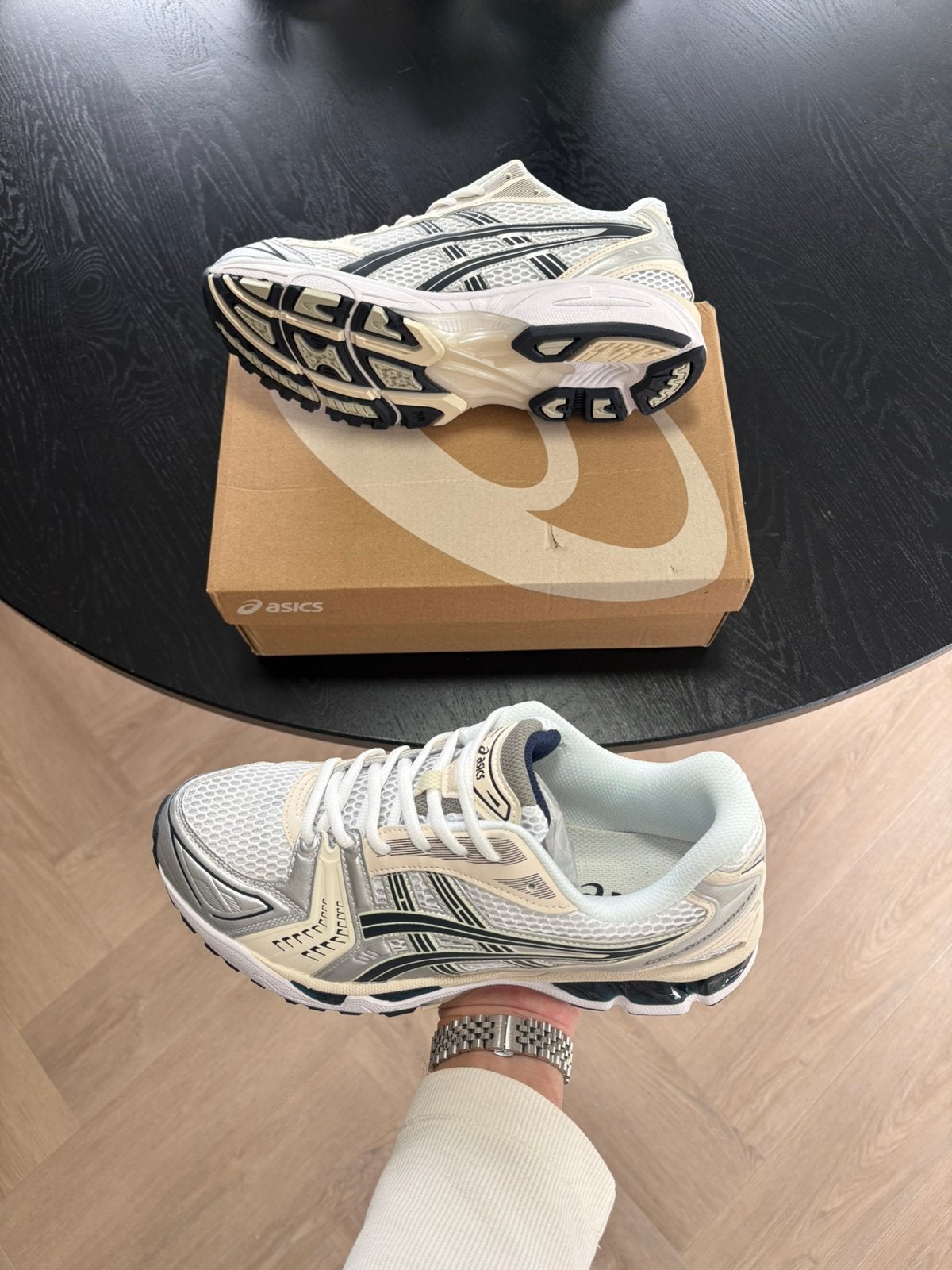 Asics GelKayano 14 Maat 42.5, Kleding | Heren, Ophalen of Verzenden, Zo goed als nieuw, Overige kleuren