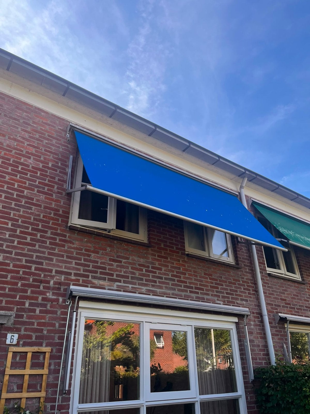 Zonnescherm - Blauw uitvalscherm, Tuin en Terras, Ophalen, Gebruikt, 150 tot 300 cm, 250 cm tot 450 cm