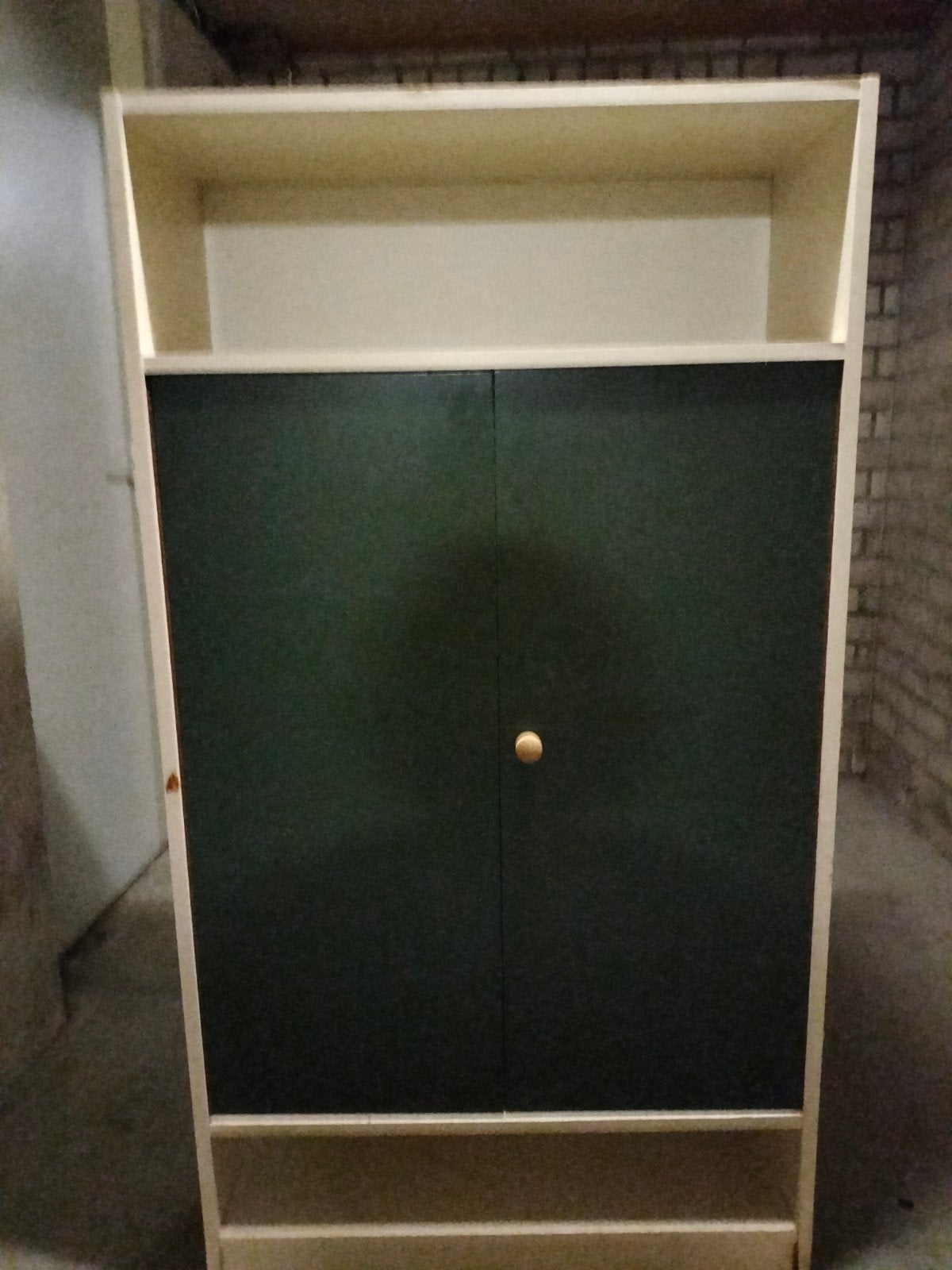 gratis zware houten kast met planken (80x30x147 cm), Ophalen, Gebruikt