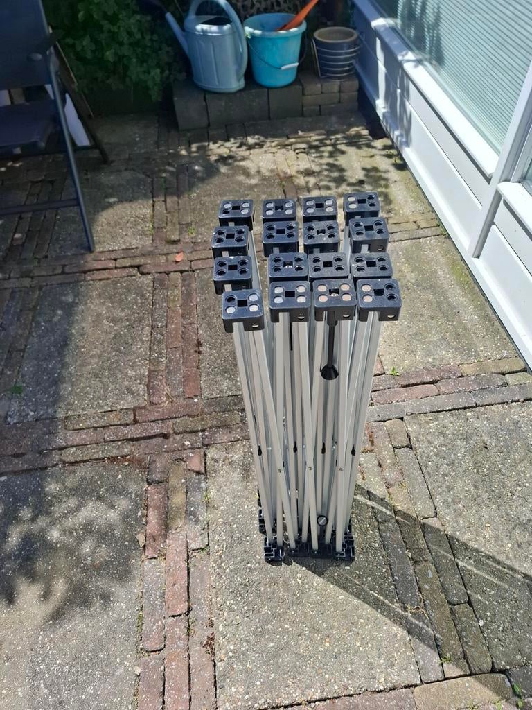 Aluminium poster display 220-220 cm, Ophalen of Verzenden, Zo goed als nieuw