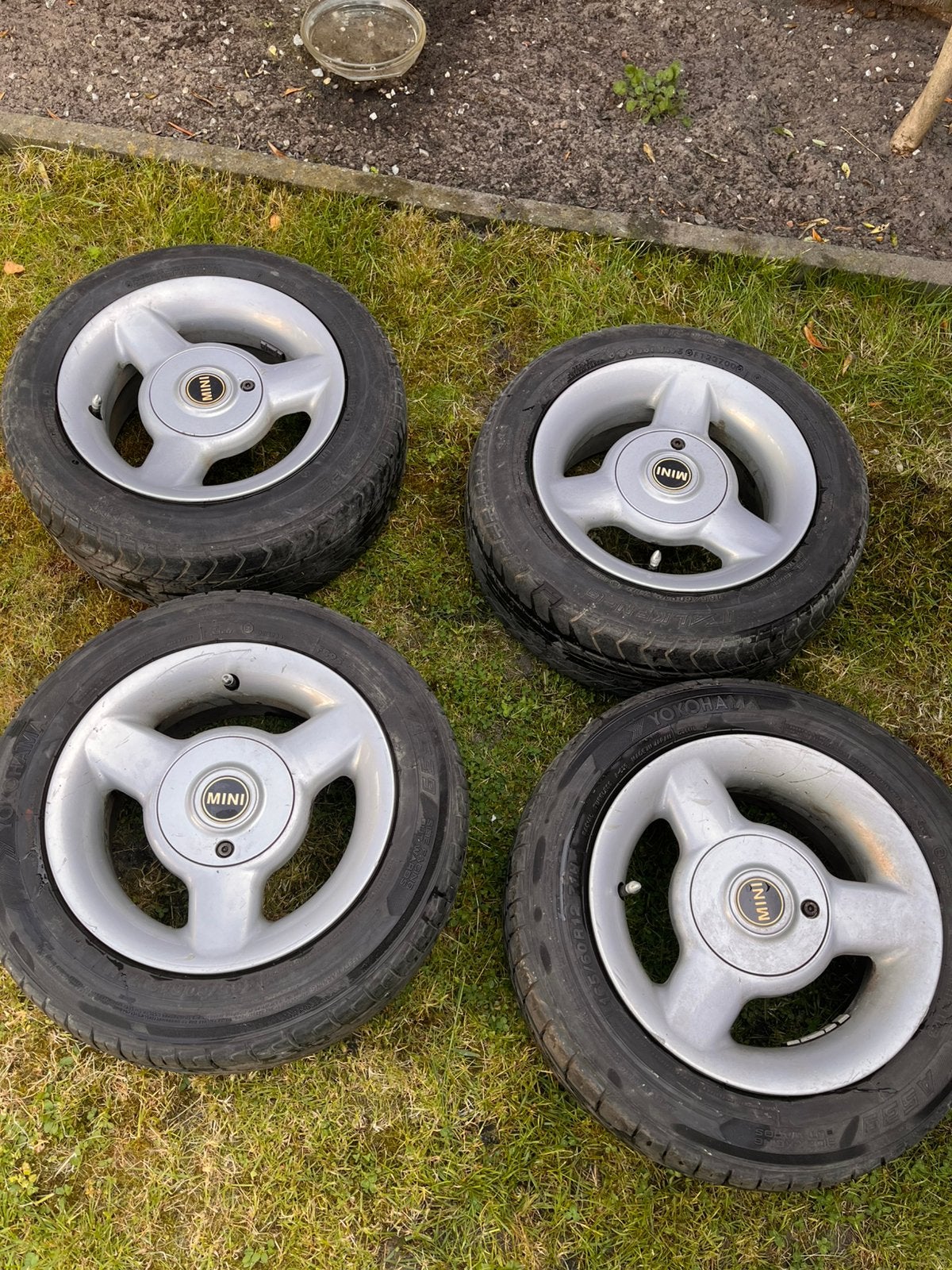 Autobanden en velgen 165/60 R12, Ophalen, Gebruikt