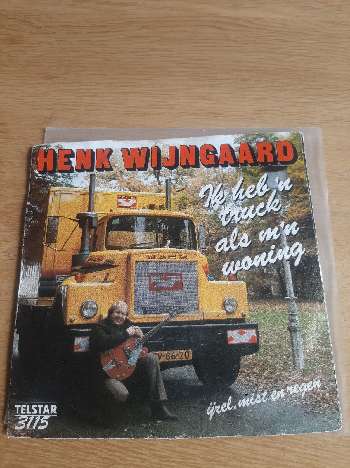 single van Henk Wijngaard., Ophalen of Verzenden