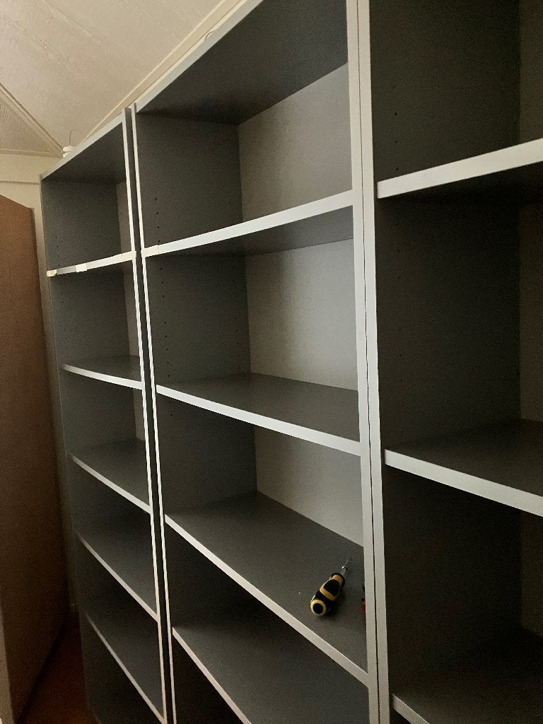 Billie IKEA grijs, Huis en Inrichting, Kasten | Boekenkasten, Ophalen, Met plank(en), Gebruikt, Normale Billie boekenkasten