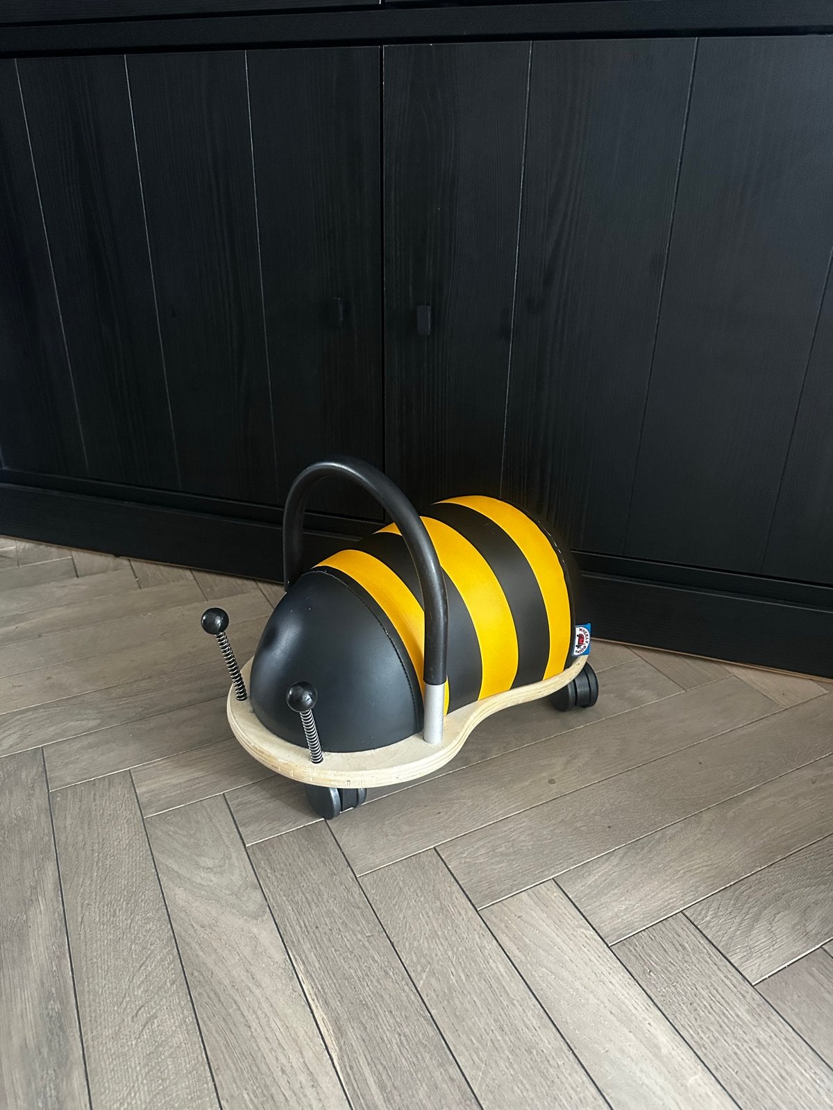 Wheely Bug Loopwagen Bij - Zo goed als nieuw, Kinderen en Baby's, Ophalen, Zo goed als nieuw, Loopvoertuig