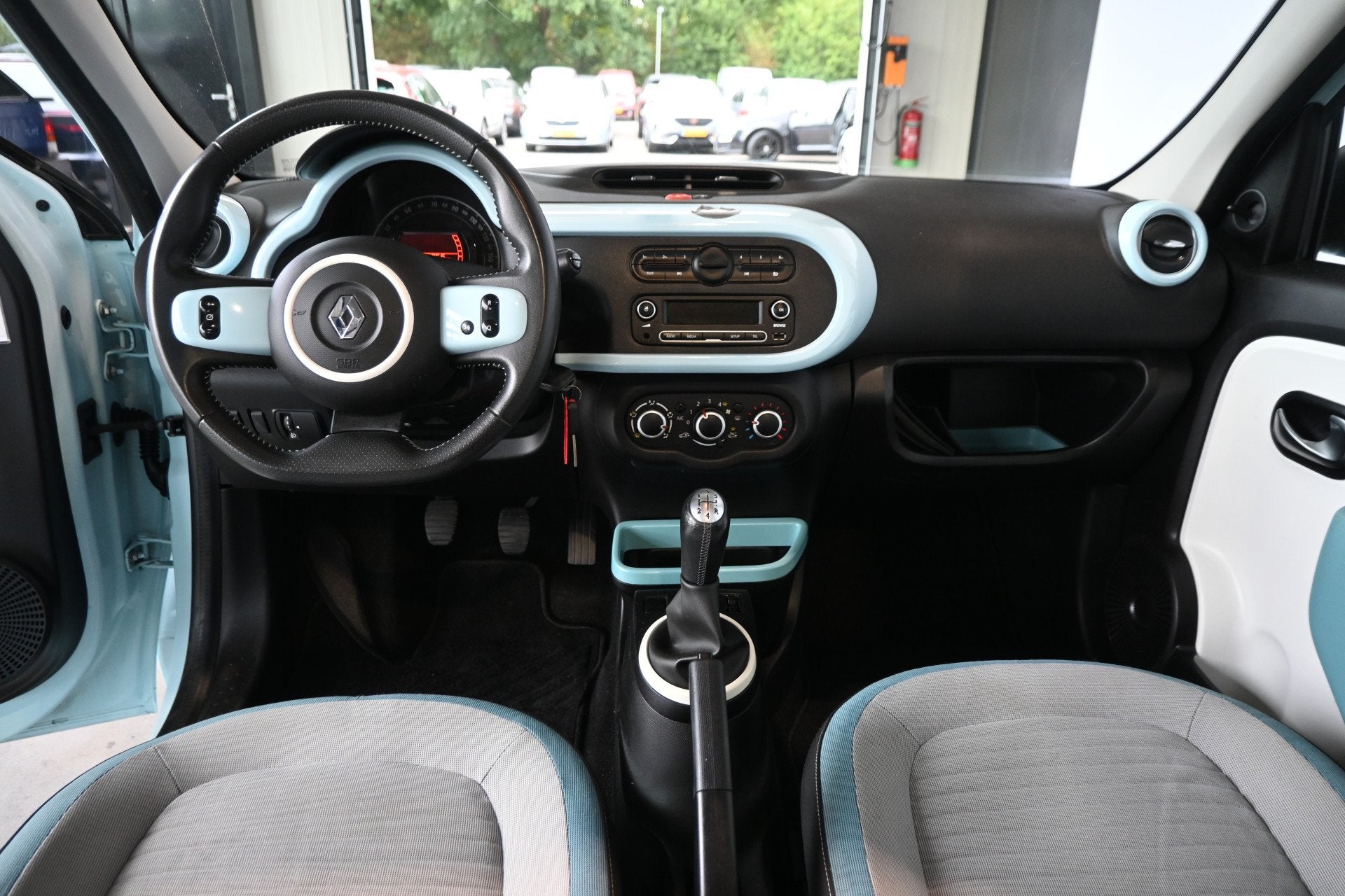 Renault Twingo 1.0 SCe Serie Signature VIVA Airco Schuif / v, Gebruikt, Stoelverwarming, Handgeschakeld, Grijs