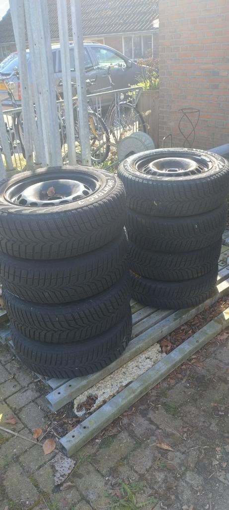 Zgan Vredestein winterbanden 185/60 R15, Ophalen, Zo goed als nieuw