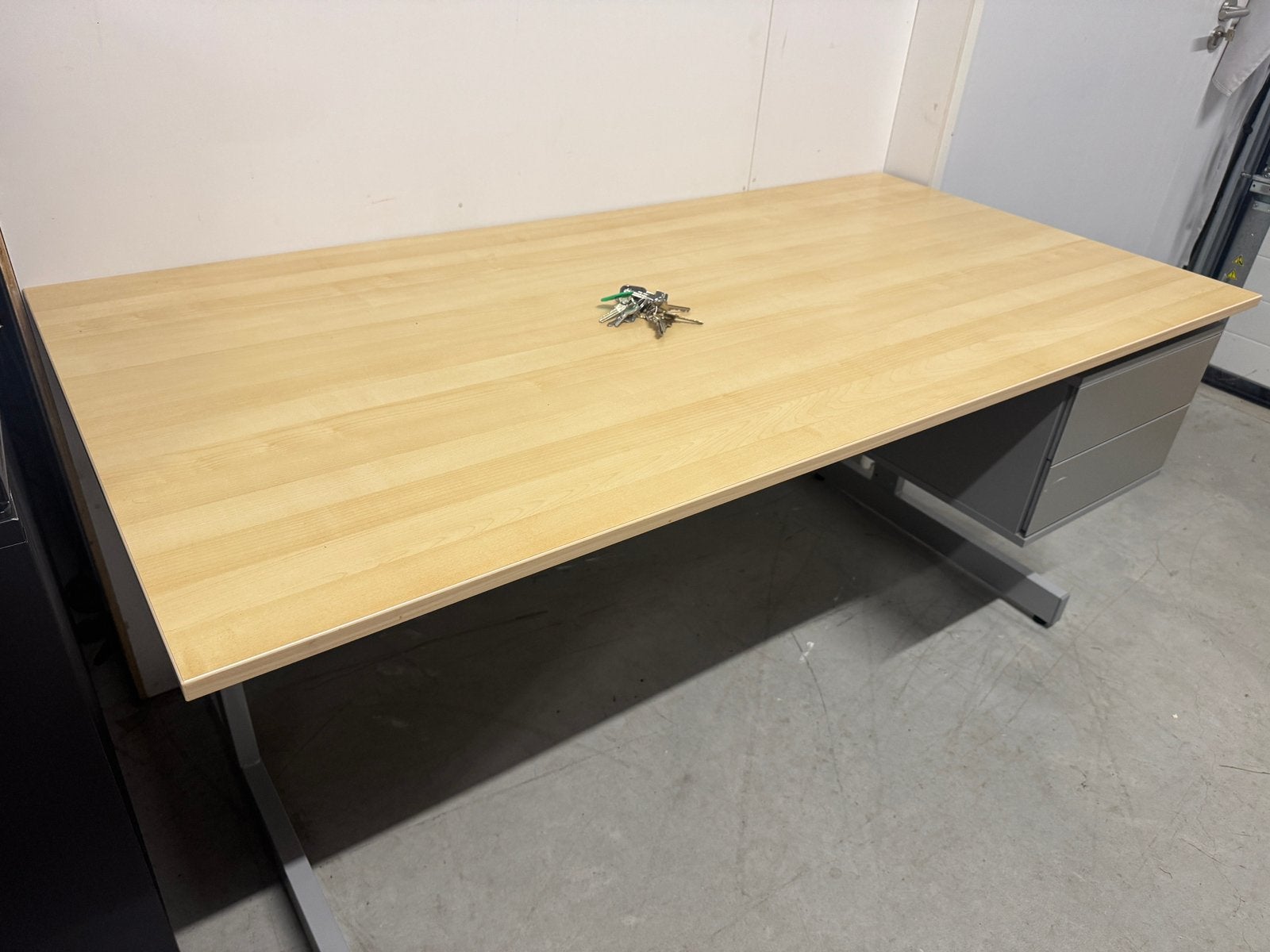 Ikea Bureau Tafel | kantoor tafel | studeer tafel | 2 lades, Ophalen, 160 cm, Hout, Zo goed als nieuw