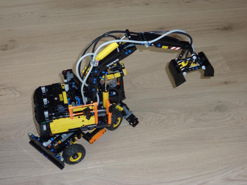 Lego 42053 Volvo EW 160E, Compleet, Lego, Ophalen of Verzenden, Zo goed als nieuw