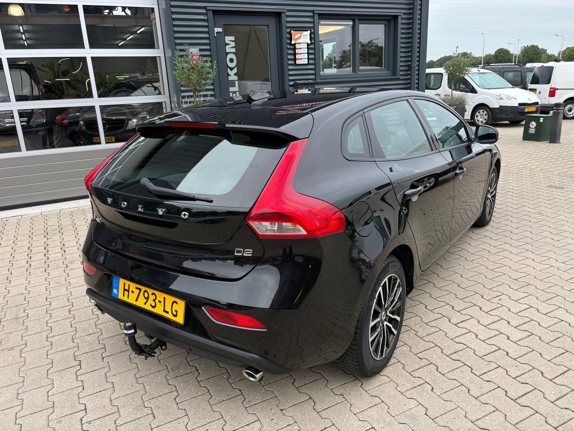 Volvo V40 2.0 D2 Momentum Navigatie, Auto's, Voorwielaandrijving, Dealer onderhouden, Stof, Gebruikt
