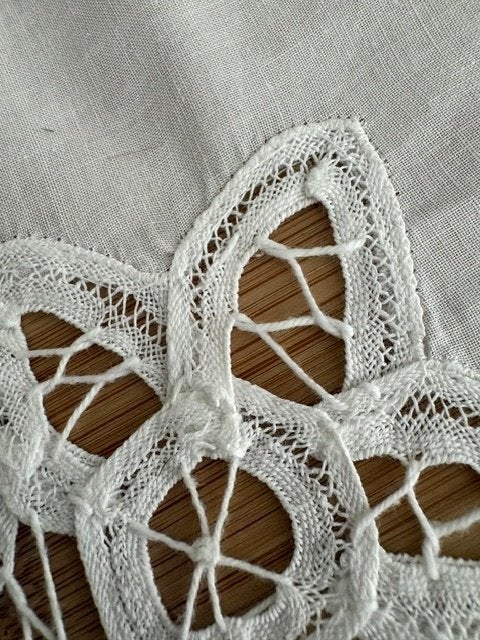 Tafelkleed Brugs kant, Nieuw, Ophalen of Verzenden, 170 cm, Handgemaakt