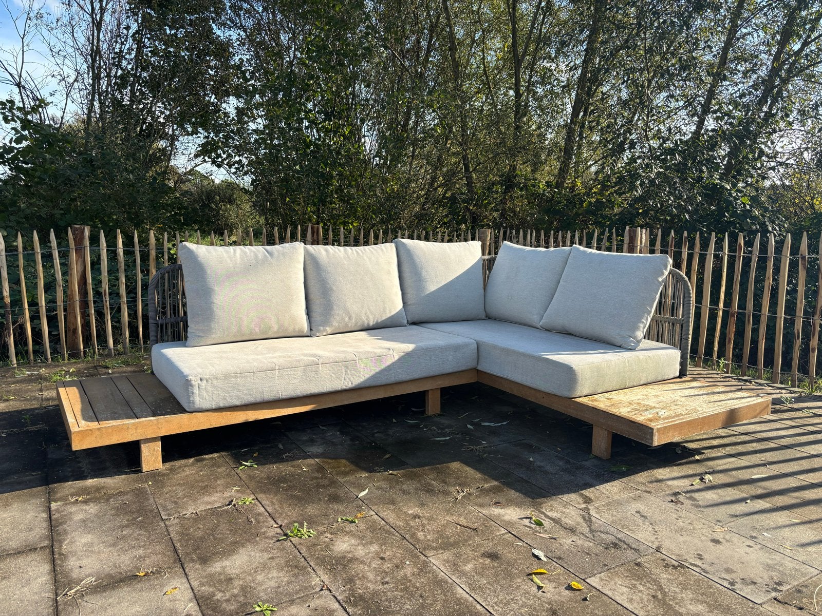 Houten loungeset met kussens - Hoekbank, Ophalen, 5 zitplaatsen, Gebruikt, Loungeset
