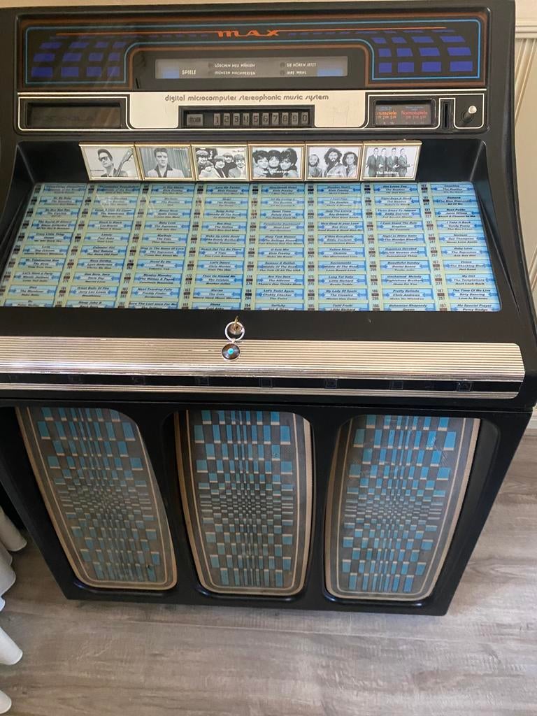 Rock Ola 477 Jukebox met singles, Rock Ola, Zo goed als nieuw, 1970 tot heden, Ophalen