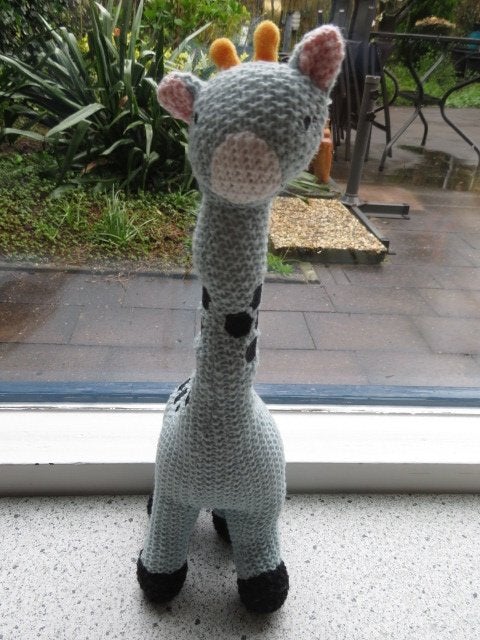Gehaakte giraffe of giraf van Hema met oranje horentjes, Hema, Giraf, Ophalen of Verzenden, Zo goed als nieuw