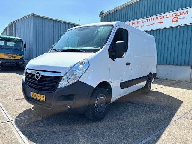Opel Movano T3300 2.4CDTI L1H1 (EURO 6 / 6 GEARS MANUAL GEAR, Auto's, Gebruikt, Euro 6, 4 cilinders, Origineel Nederlands