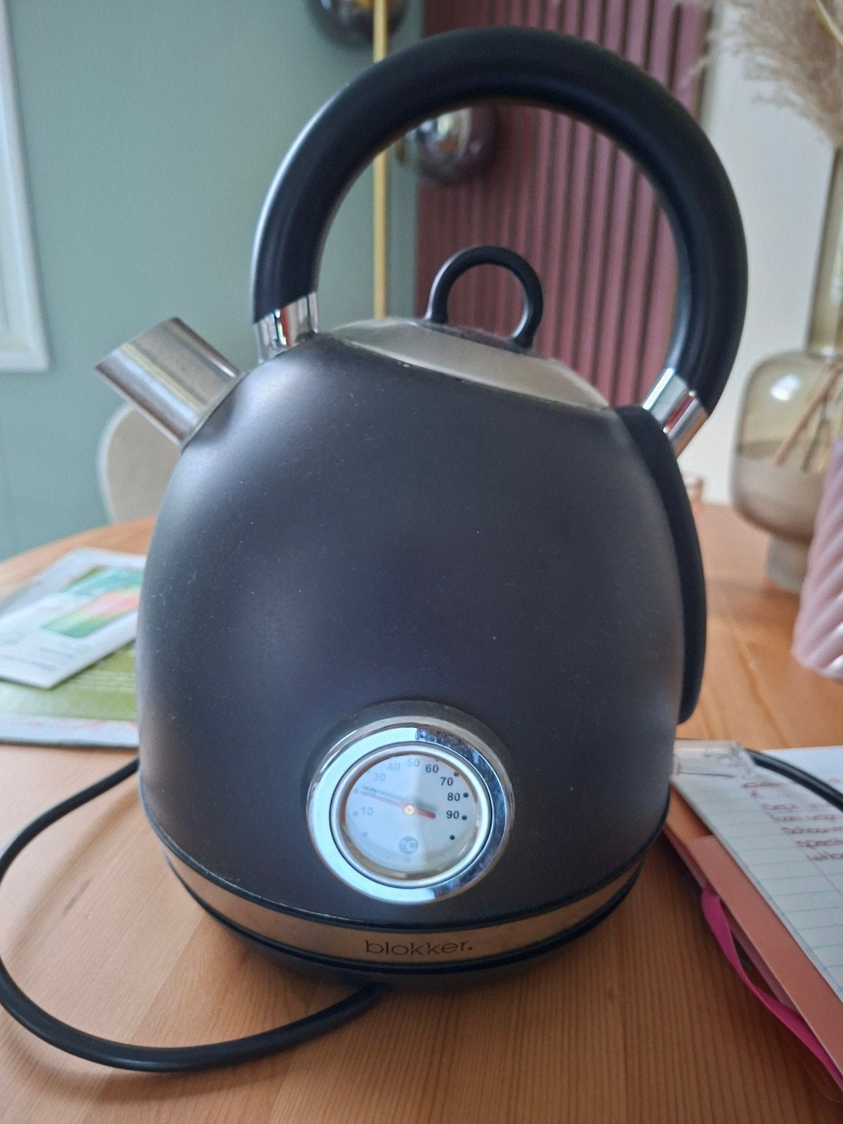 Blokker waterkoker met temperatuurmeter, 1 tot 2 liter, Ophalen of Verzenden, Gebruikt, Draadloos