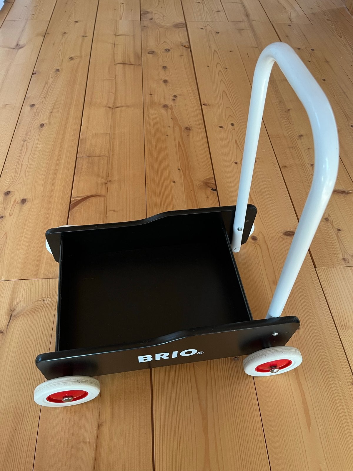 Brio loopwagen zwart/wit/rood, Ophalen, Gebruikt, Overige typen, Met wieltjes