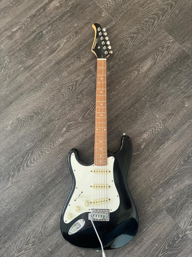 Silvertone (linkshandige) gitaar, zwart/wit met muurbeugel, Ophalen, Zo goed als nieuw, Solid body, Overige merken