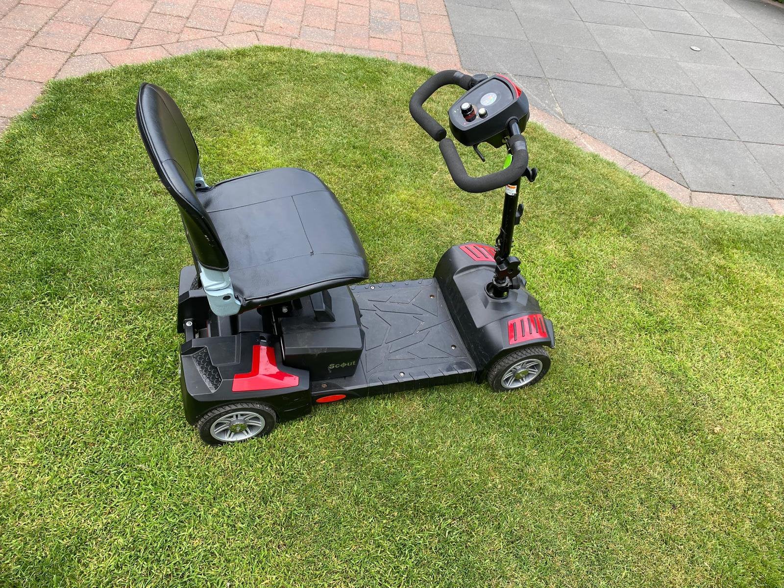 Demontabele scootmobiel, Ophalen, Zo goed als nieuw, 15 km of minder, 10 km/u of minder