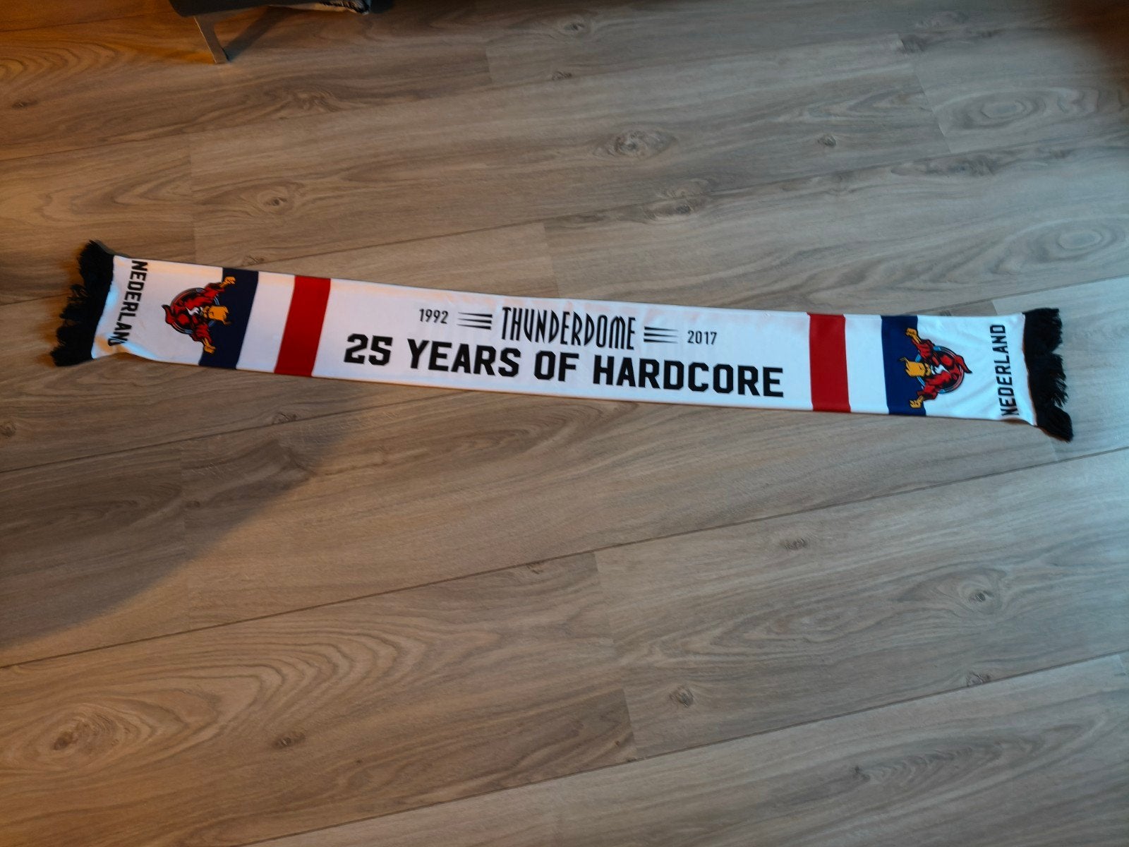 Thunderdome sjaal 25 jaar, Ophalen of Verzenden, Zo goed als nieuw, Dance