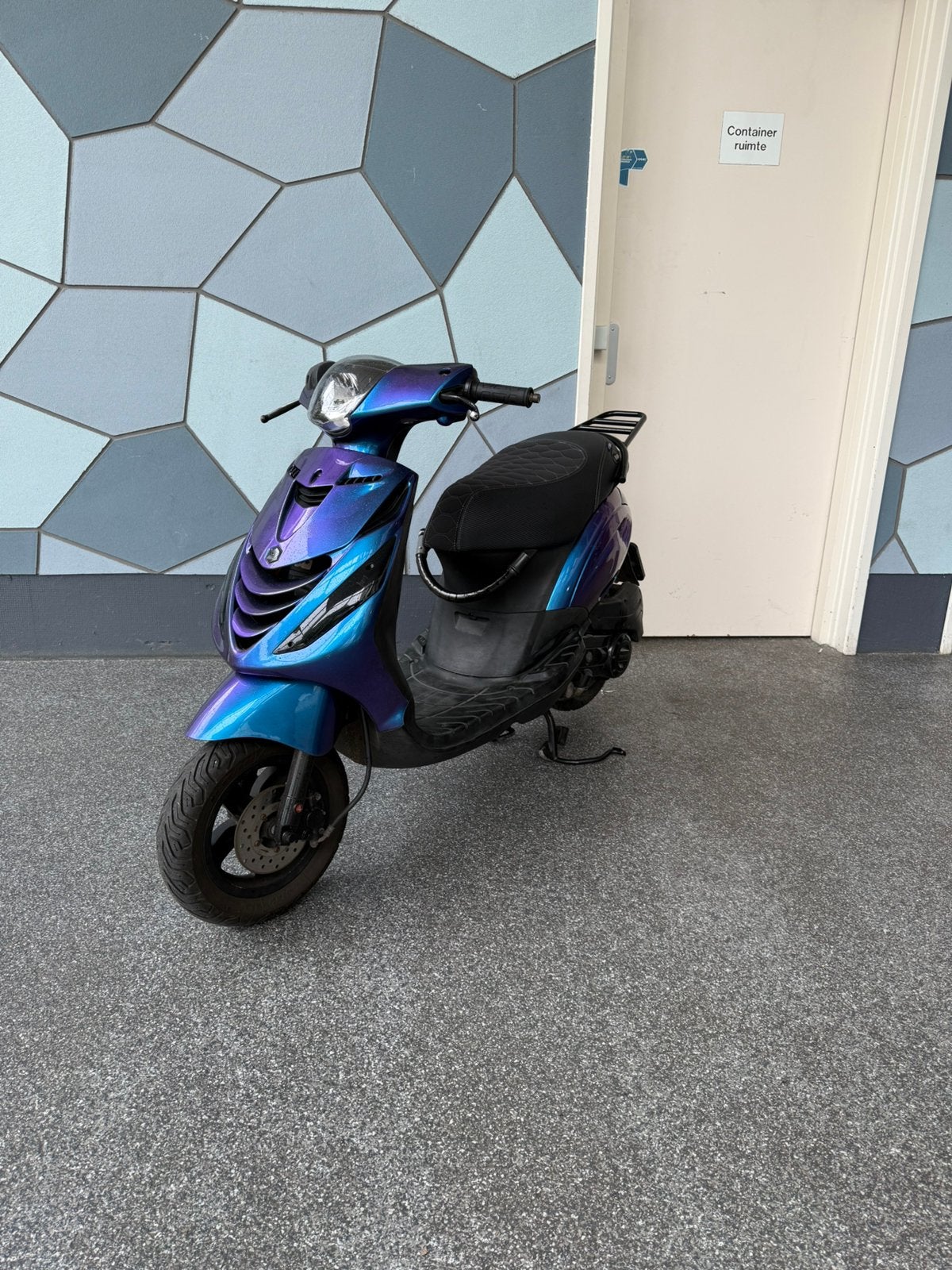 Zip 50 cc, Fietsen en Brommers, Scooters | Piaggio, Ophalen, Zo goed als nieuw, Benzine, Zip