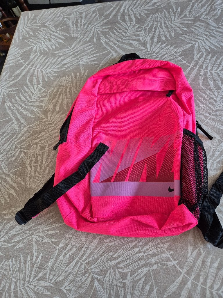 Nike rugzak, Sieraden, Tassen en Uiterlijk, Tassen | Rugtassen, Ophalen of Verzenden, Zo goed als nieuw, Overige merken, 30 tot 45 cm