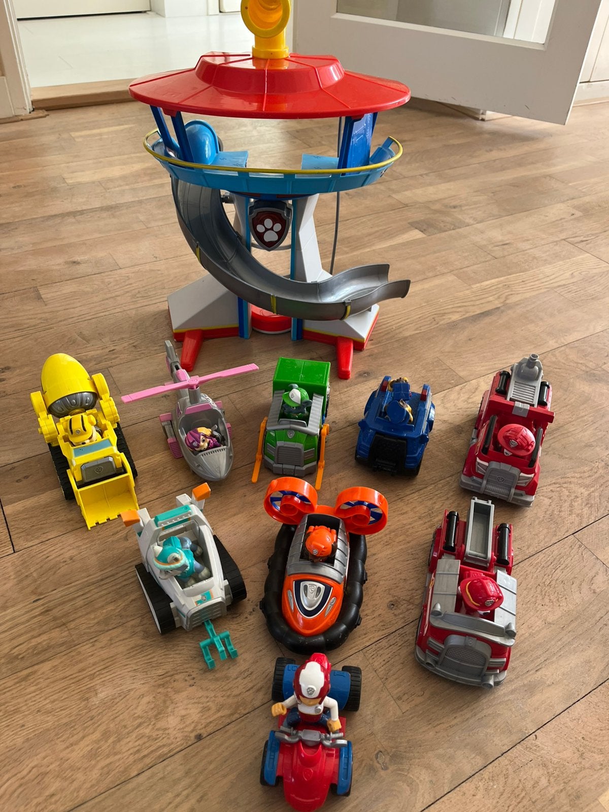 Paw patrol uitkijk + paw patrol figuren met voertuigen, Kinderen en Baby's, Speelgoed | Speelgoedvoertuigen, Ophalen of Verzenden