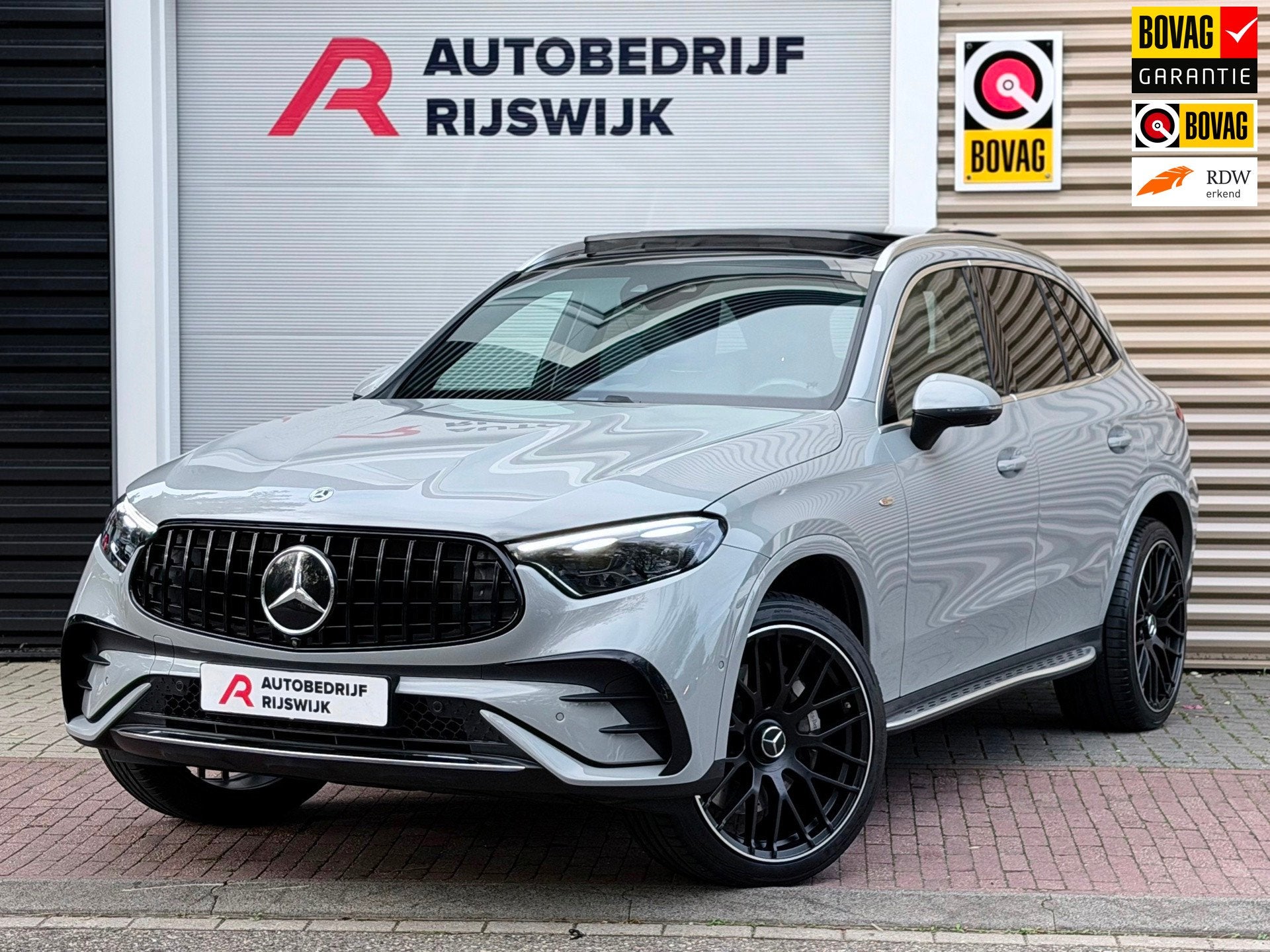 Mercedes-Benz GLC-klasse 300e 4MATIC AMG 63 S Pano/Memory/36, Automaat, Gebruikt, Vierwielaandrijving, Hybride Elektrisch/Benzine