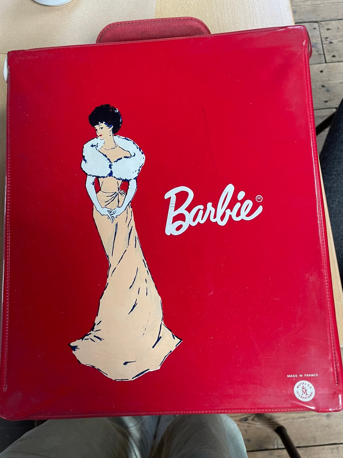 Koffer rood vinyl Barbie France kleding met  inh foto’s!!, Ophalen of Verzenden