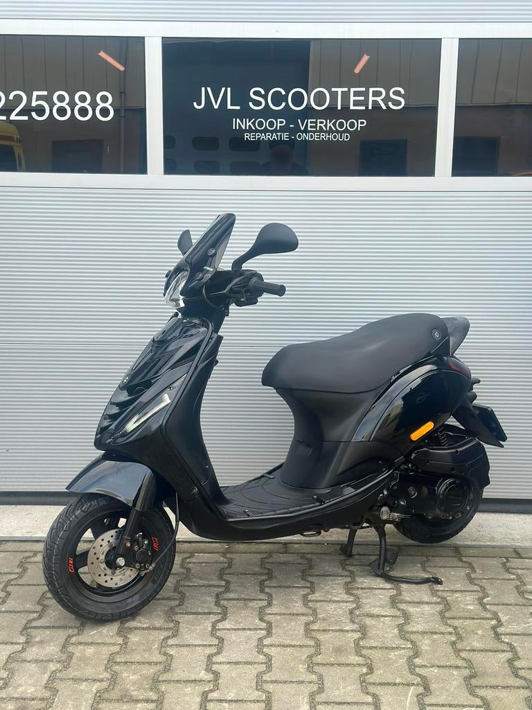 Piaggio Zip 50cc 3v 4t 2020 Brom, Fietsen en Brommers, Brommeronderdelen | Scooters, Zo goed als nieuw, Piaggio, Overige typen