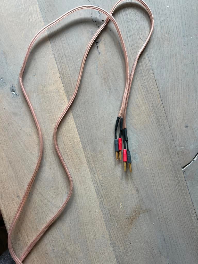 Luidsprekerkabel met banaanstekkers, Ophalen of Verzenden, Zo goed als nieuw, 2 tot 5 meter, Luidsprekerkabel