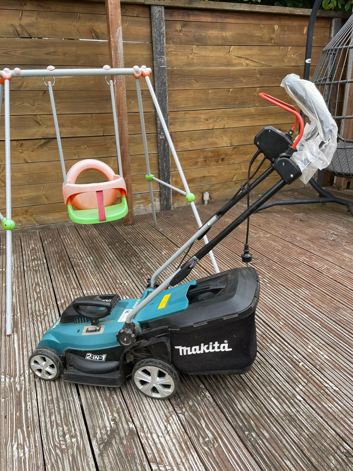 Makita ELM3320 Elektrische Grasmaaier - Zo goed als nieuw, Ophalen, Cirkelmaaier, Elektrische grasmaaier, Zo goed als nieuw