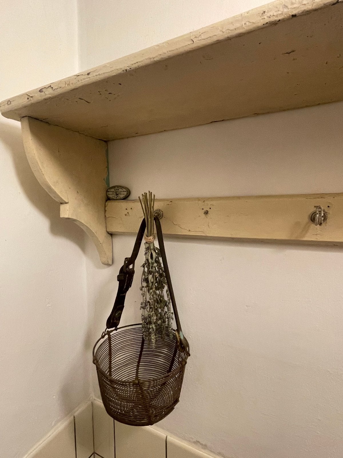 Brocante oud regaal / wandrek met draad haken, Ophalen of Verzenden
