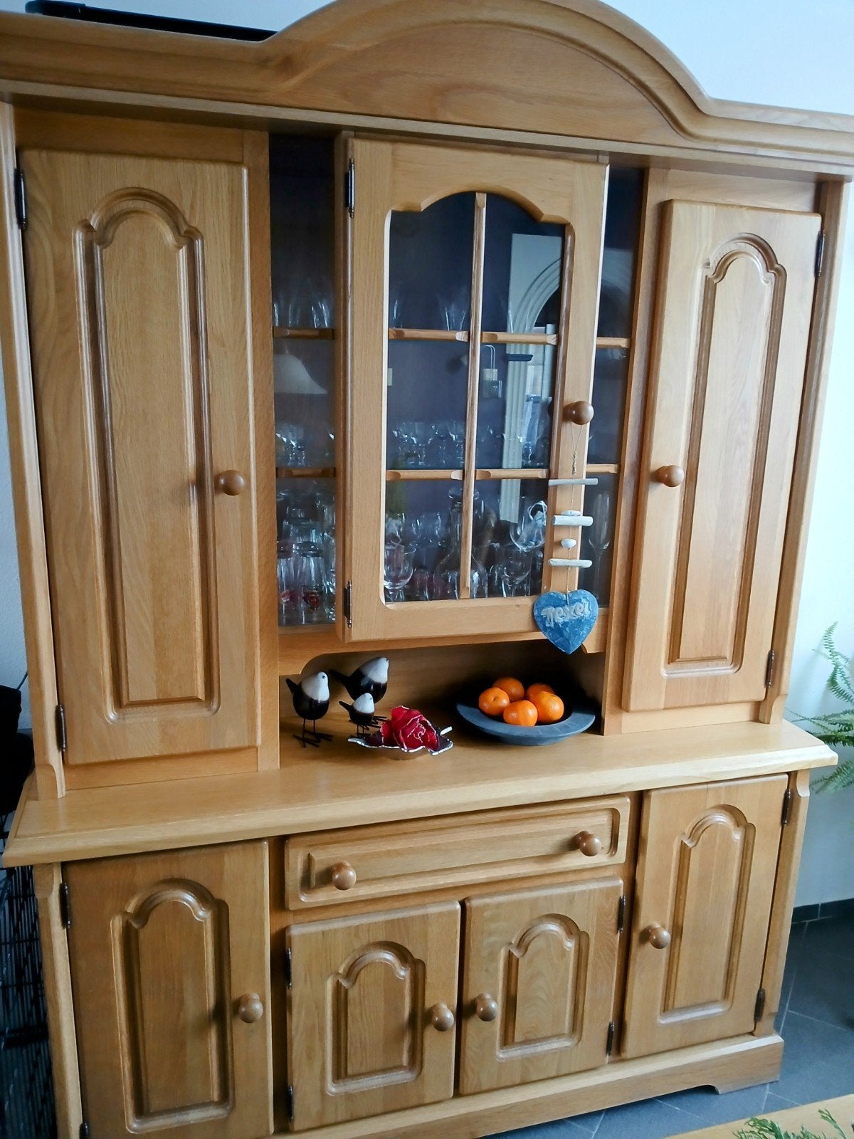 Eikenhouten buffetkast met vitrine en verlichting, Glas, Gebruikt, Met deur(en), 200 cm of meer