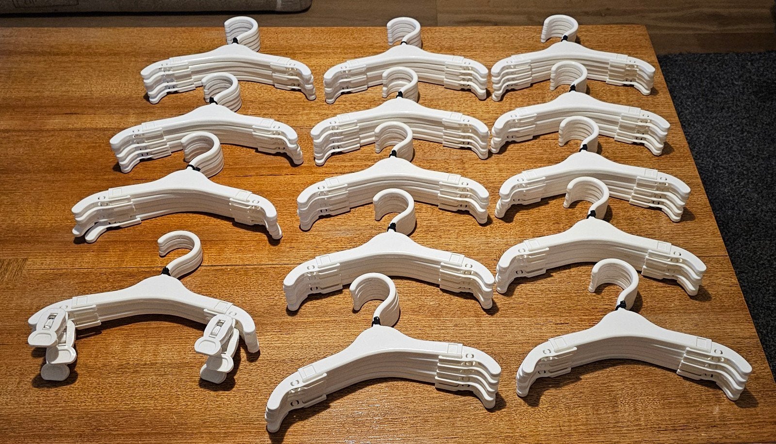 Verstelbare Grohanger baby kledinghangers, van baby tot tien, Ophalen of Verzenden, Zo goed als nieuw