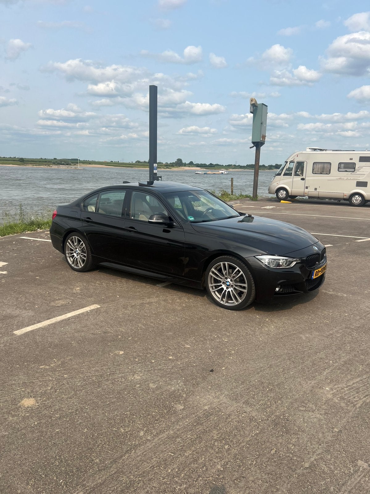 BMW 3-Serie 320i 184pk Aut 2017 Zwart. Garantie, 1998 cc, Achterwielaandrijving, 1800 kg, 4 cilinders