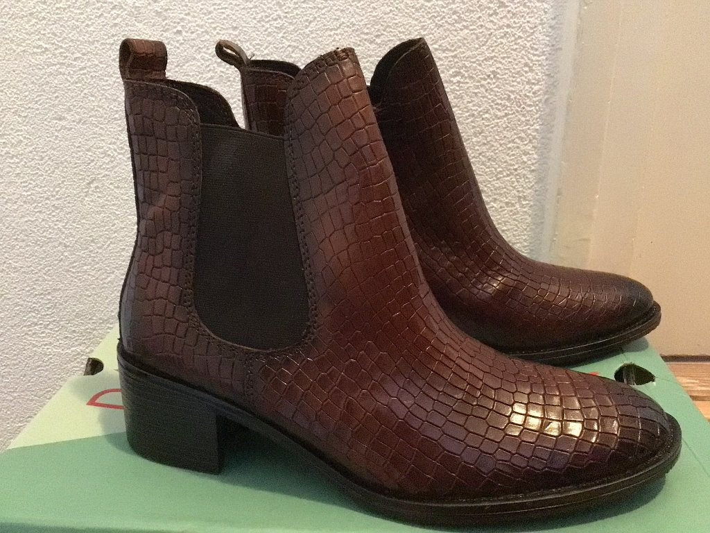 Nieuw. Mooie leren laarzen , maat 38, Bruin, Lage of Enkellaarzen, Nieuw, Ophalen of Verzenden